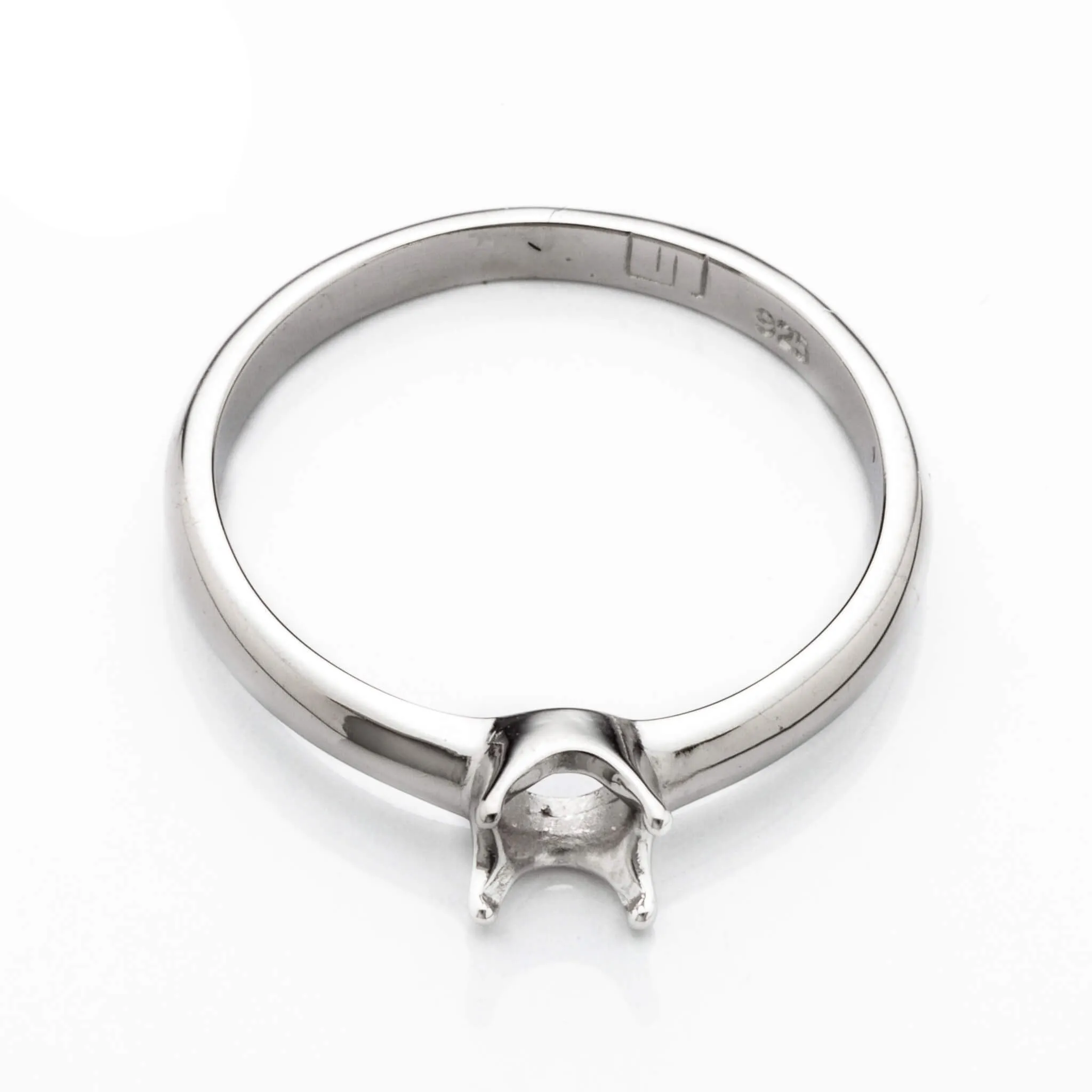 Classic Solitaire Ring with Round Setting in Sterling Silver for 5mm Round Stones